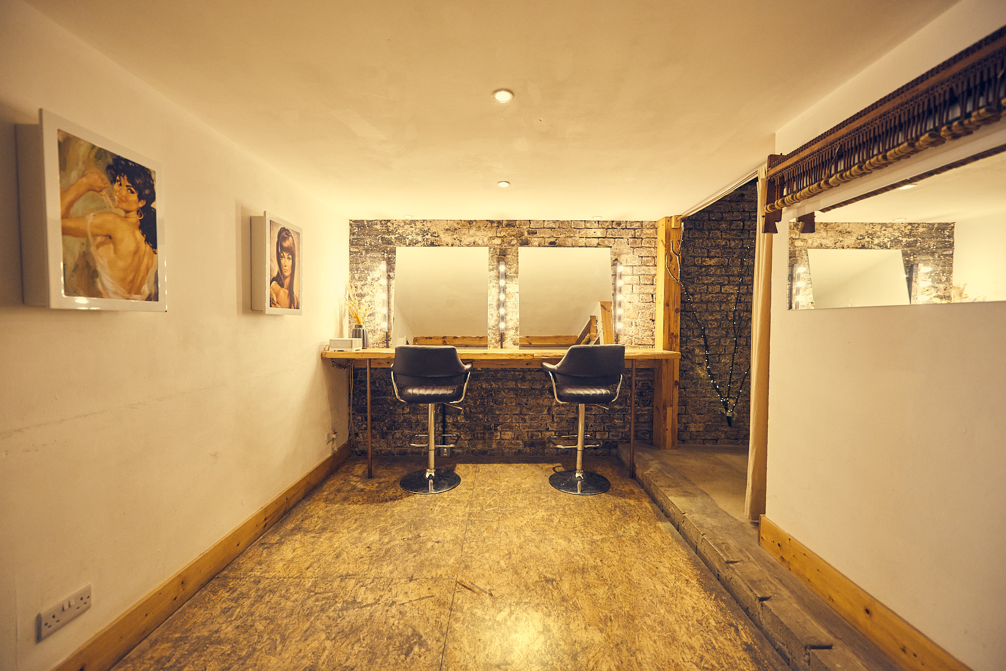 Studio 3 - zgxr32ywpqm.jpg