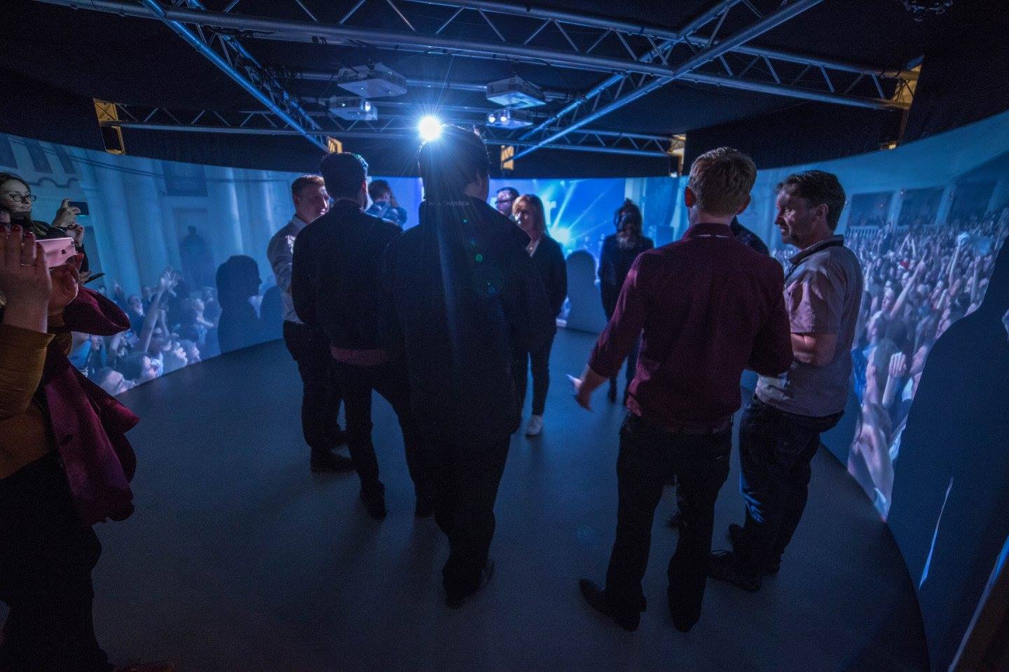 Studio 3 - wwbiqpmz03o.jpg