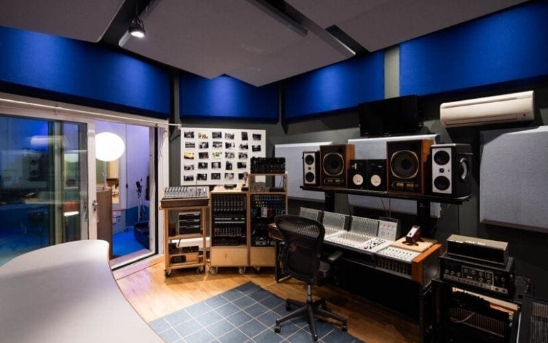 Modern recording studio in Apollo Studio London, ideal for music events and creative workshops.