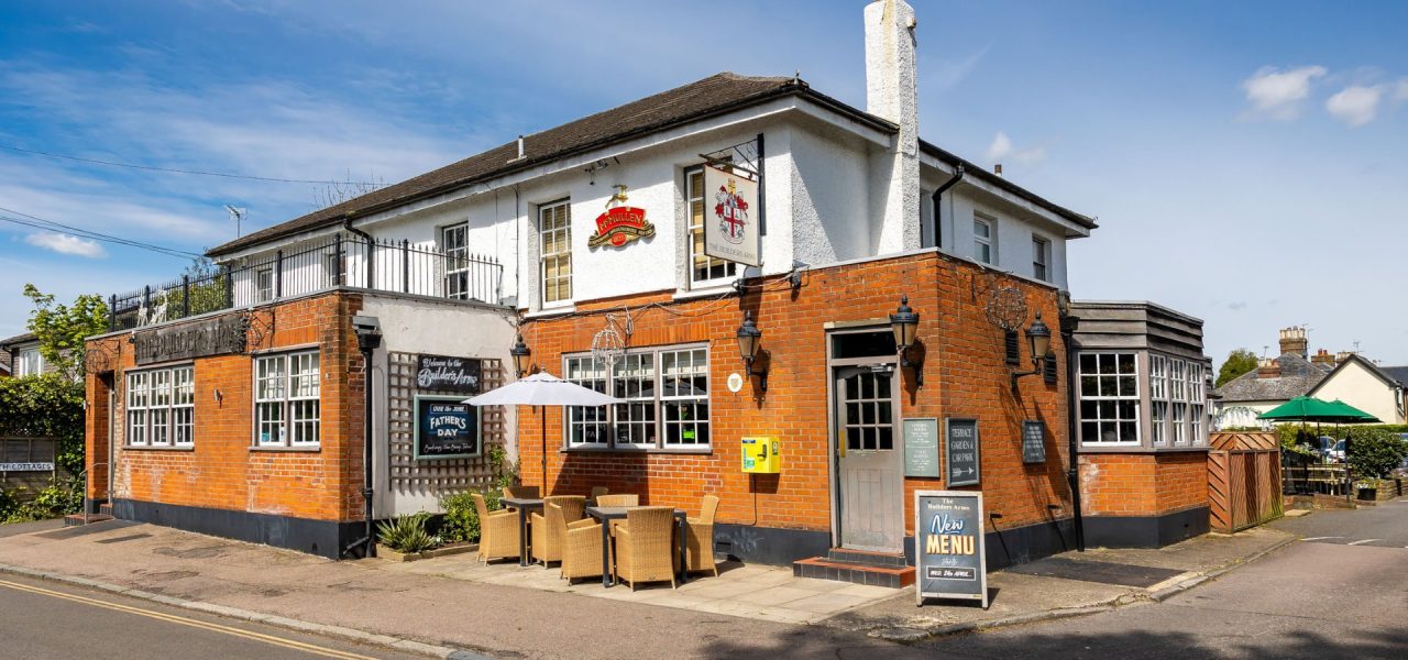 Charming outdoor pub venue for casual gatherings and networking events.