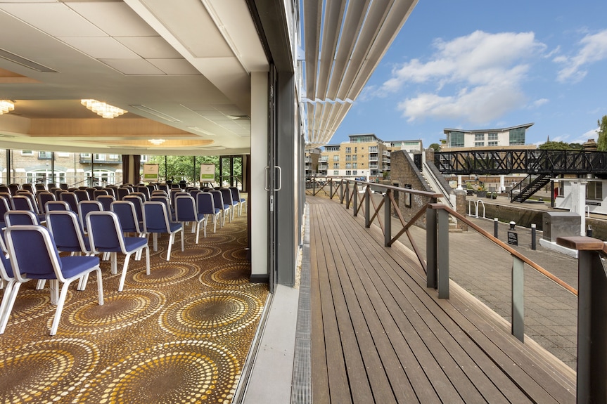 Holiday Inn Brentford Lock, an IHG ...