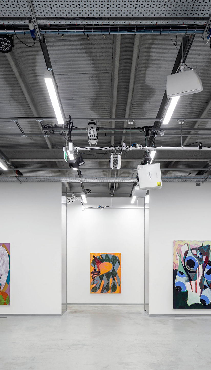 Modern White City Warehouse event space with advanced AV tech for hybrid meetings.