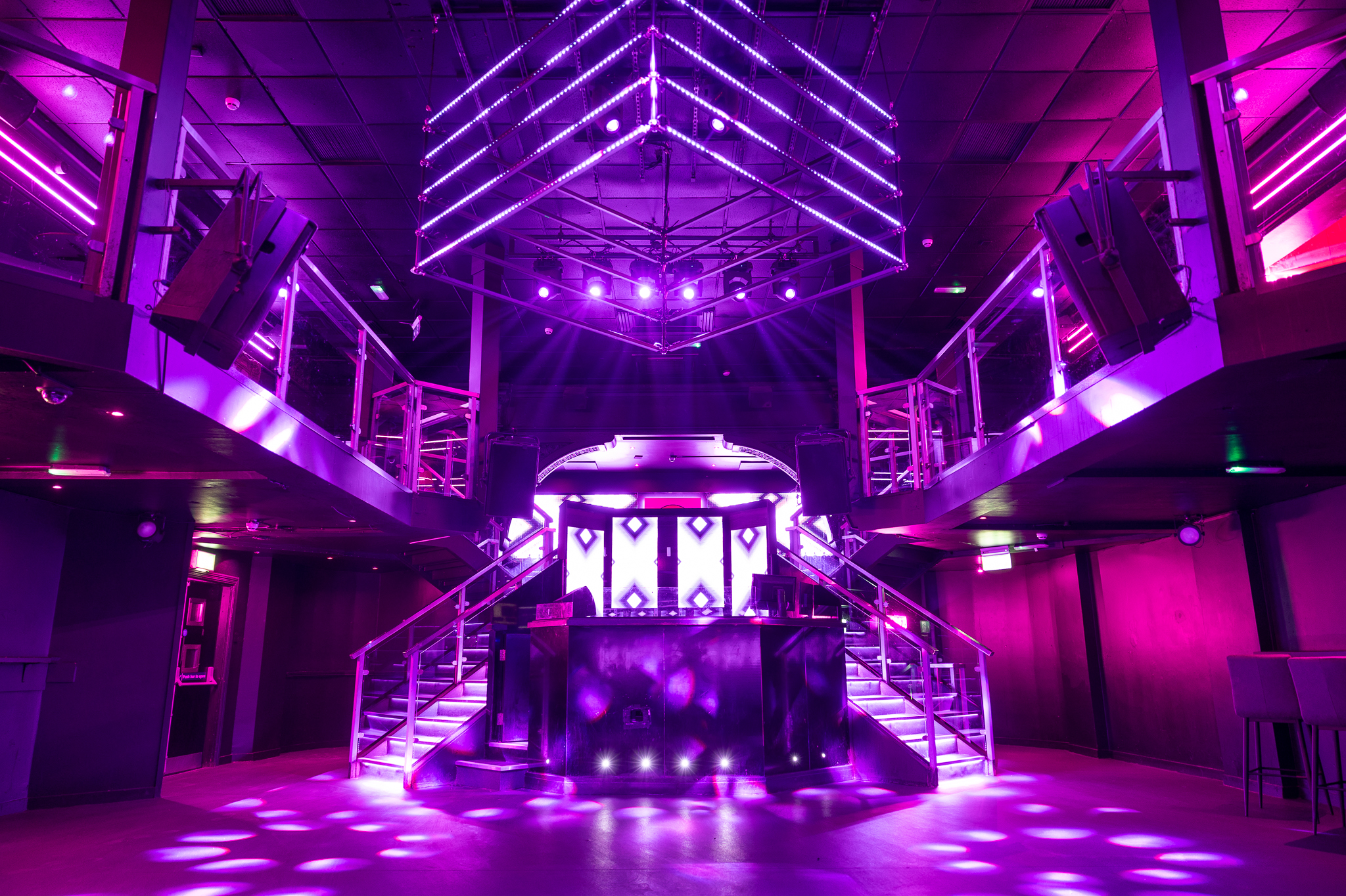 ROOM 1 - pwsckkqv0j1.jpg