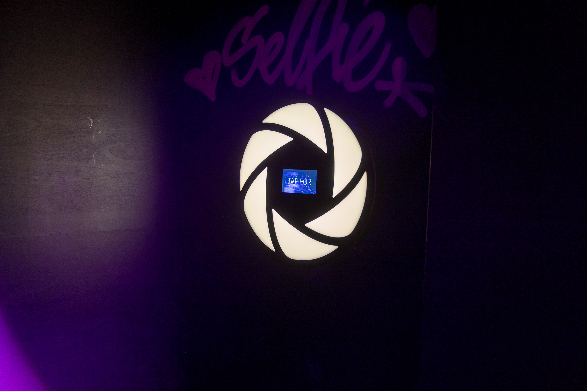 ROOM 2 - azwn5n1bhiu.jpg