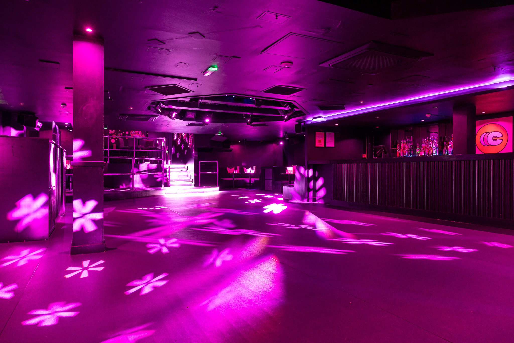 ROOM 2 - nw2g42d4f20.jpg