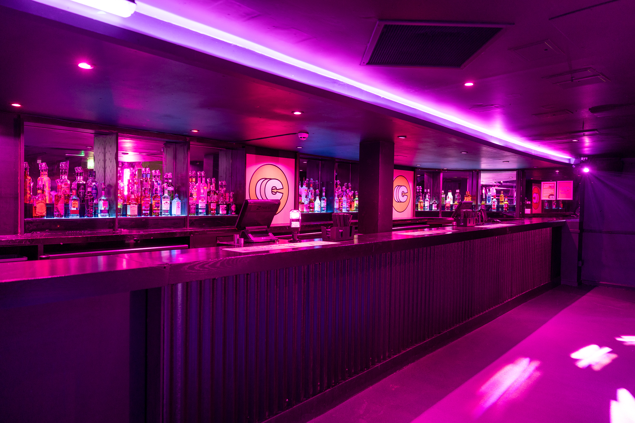 ROOM 2 - yny4uvjl35o.jpg