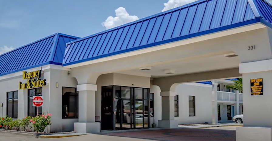 Regency Inn & Suites - image 1