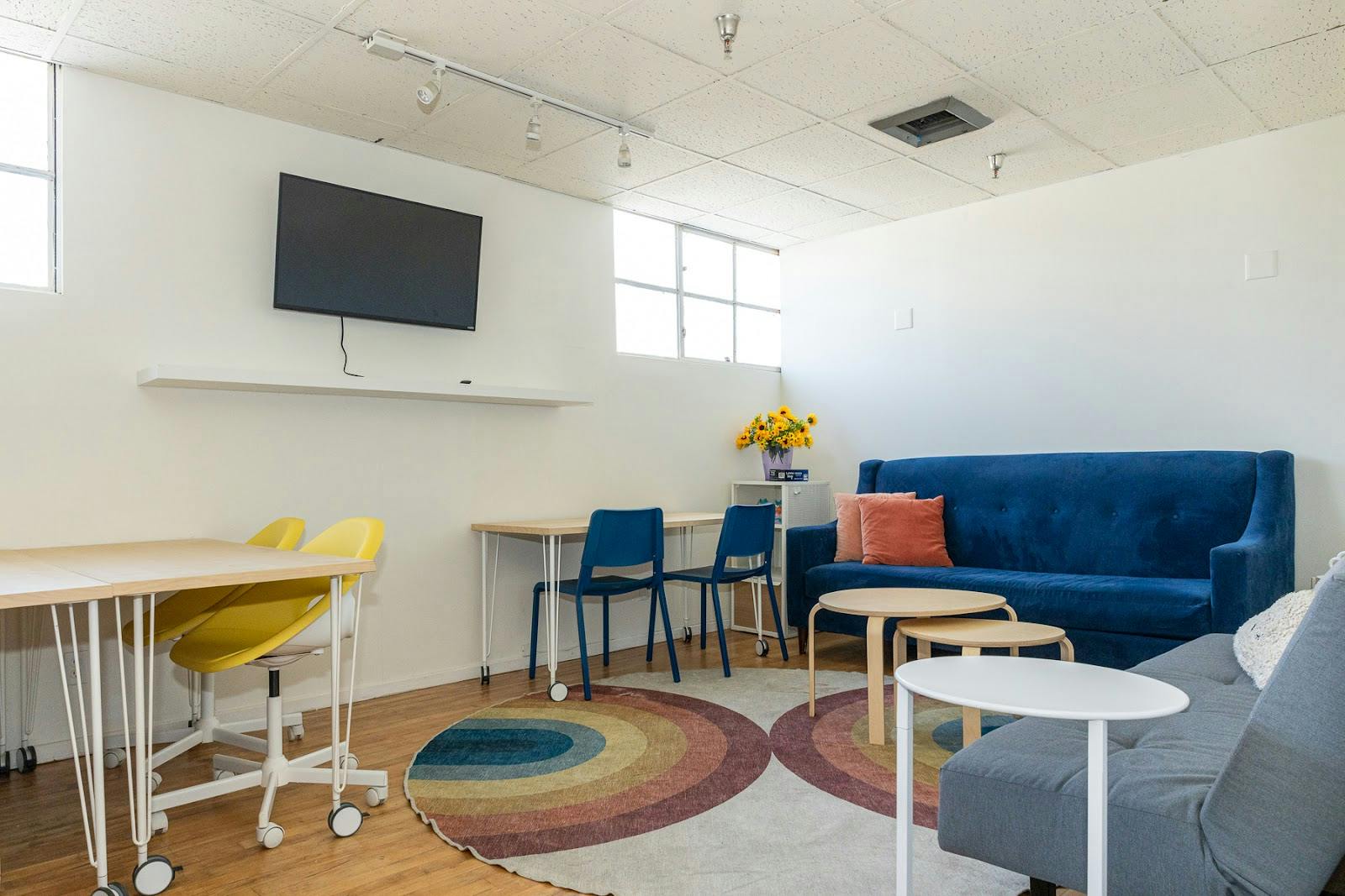 Robinson S.P.A.C.E. meeting room with flexible seating for collaboration and events.