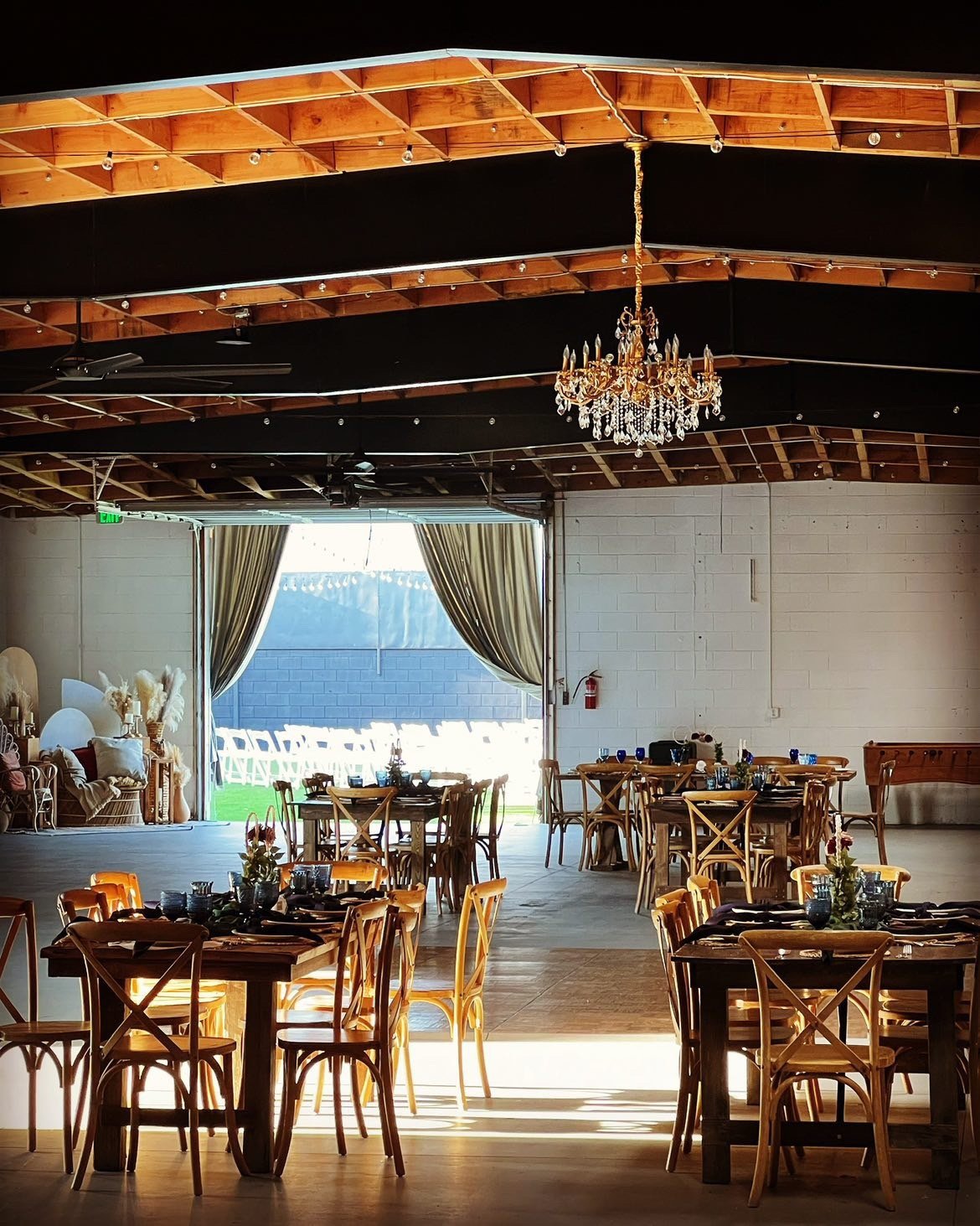 The Rustic & Chic Co. - image 1