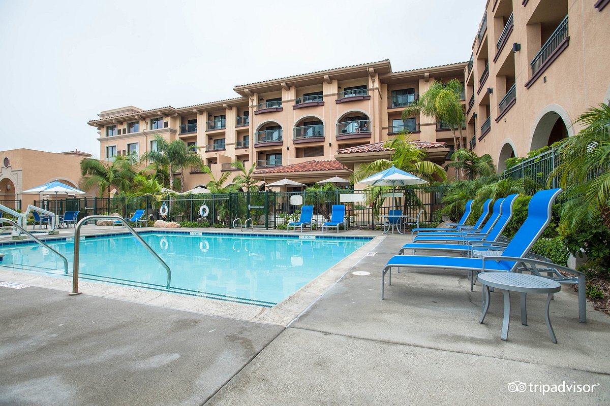 Courtyard Marriott Liberty Station pool area, ideal for outdoor events and relaxation.