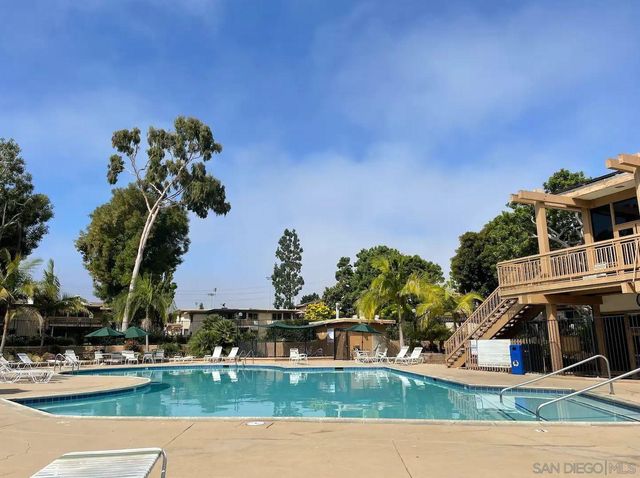 Outdoor pool area at Point Loma Tennis Club, ideal for networking events and relaxation.