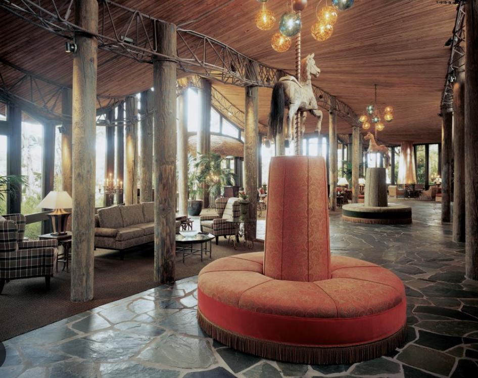 Spacious Paradise Foyer lobby with horse sculpture, ideal for networking events.