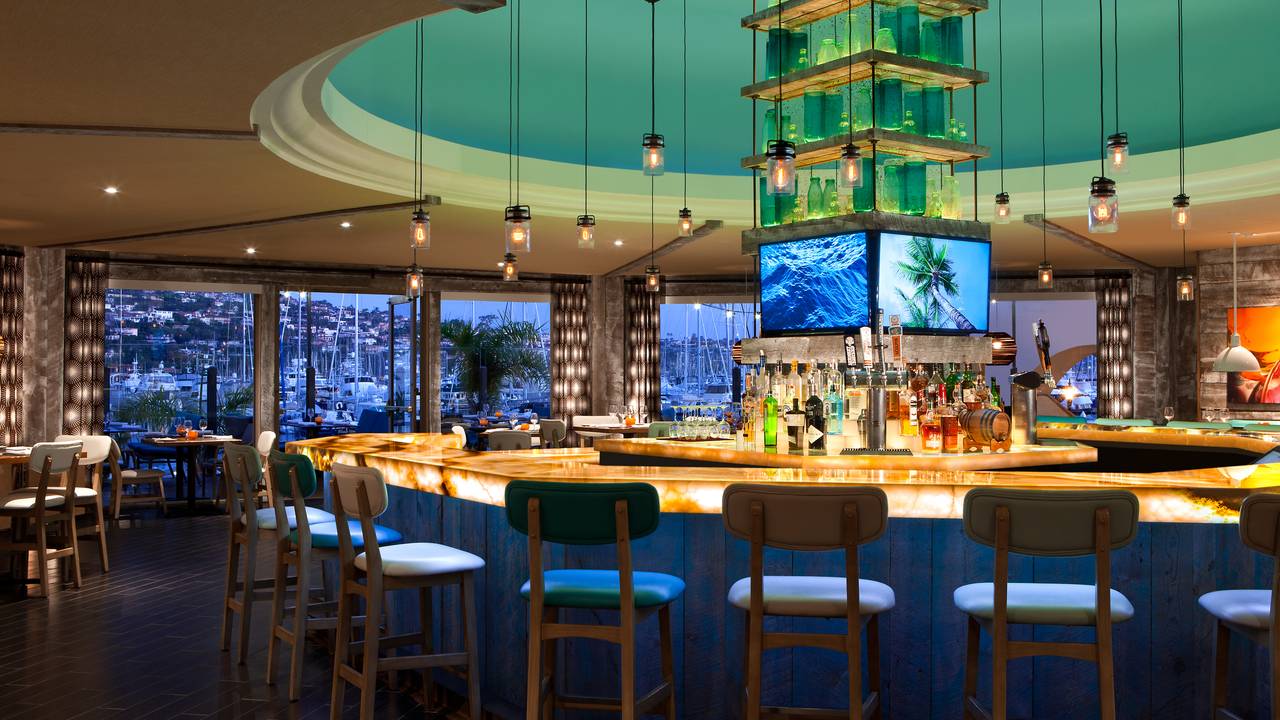 Vibrant bar at Vessel Restaurant, ideal for networking events and social gatherings.