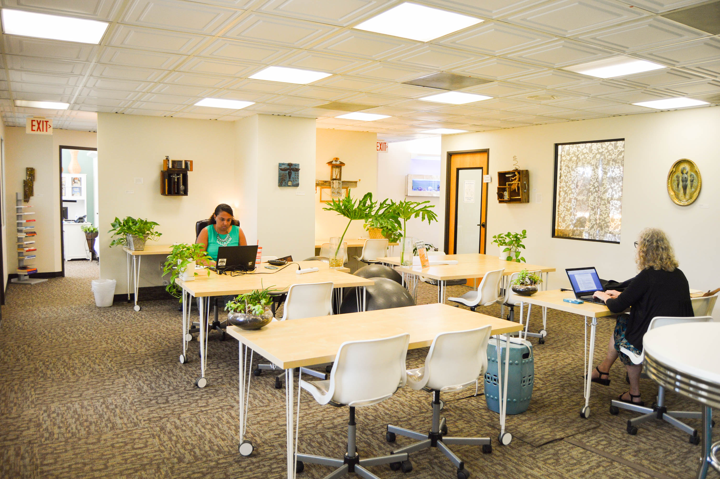 Modern Mission Valley meeting room with natural light for collaborative events.