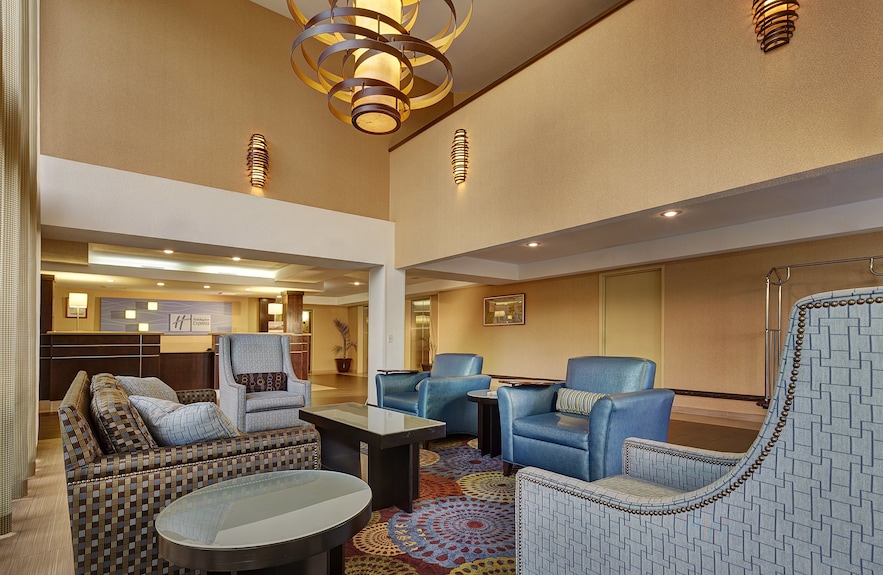 Plaza Room lobby at Holiday Inn Express, ideal for networking and informal meetings.
