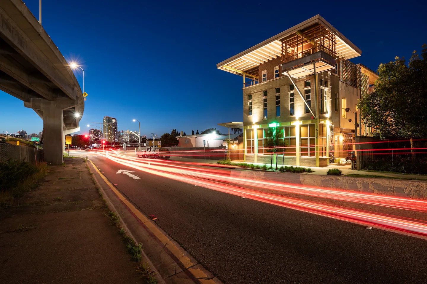 Modern restaurant in Barra Cruda, San Diego, ideal for events with vibrant city backdrop.