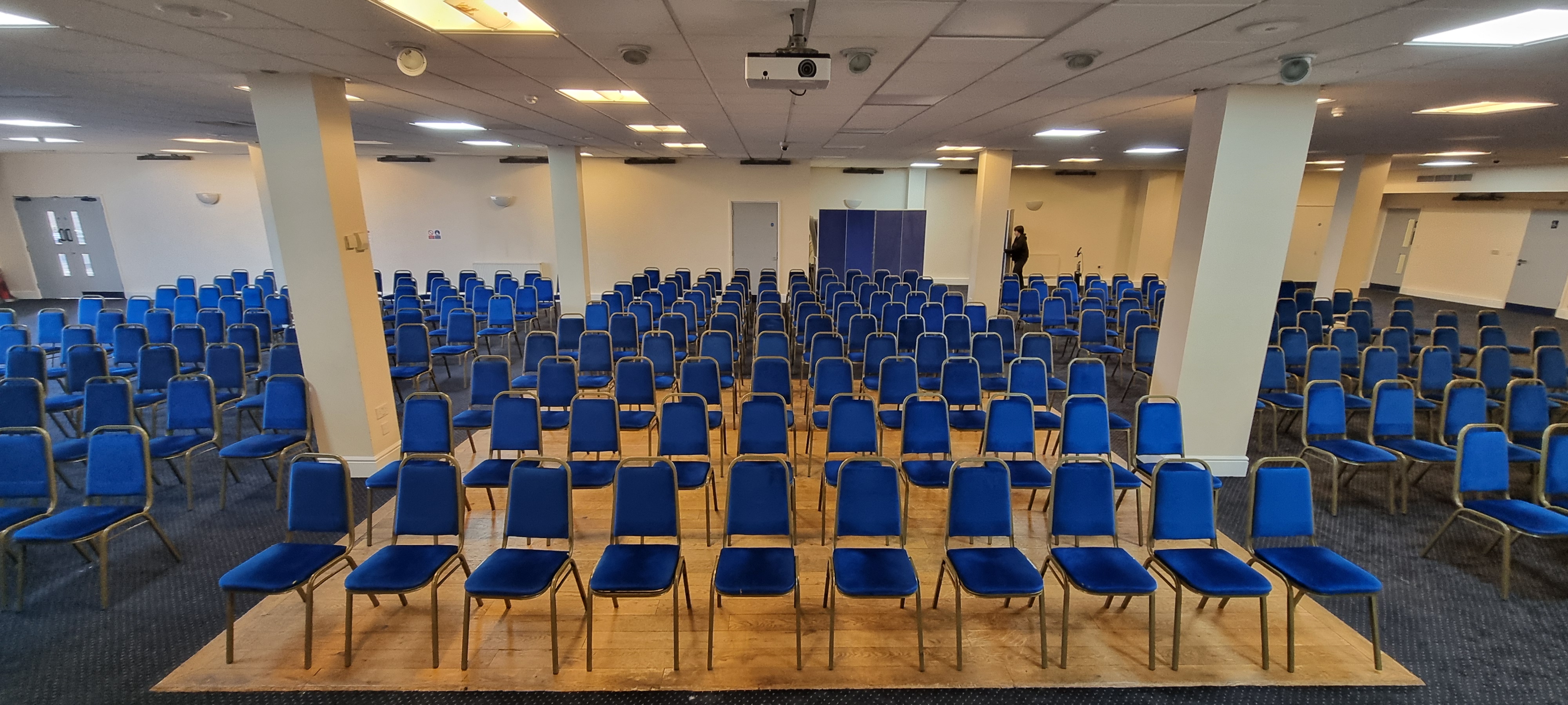 The Saffron Suite for Conferences - p3yu3w3pkcv.jpg