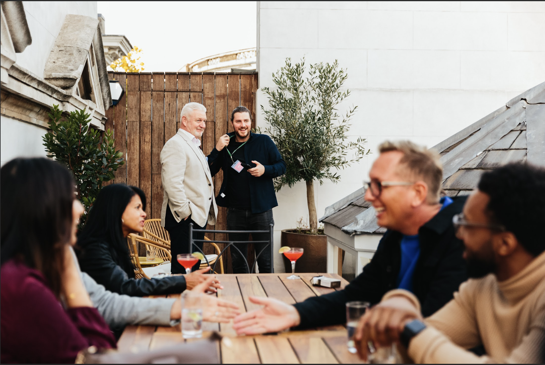 Billiards room and terrace at Knotel Workclub, ideal for networking events and casual meetings.