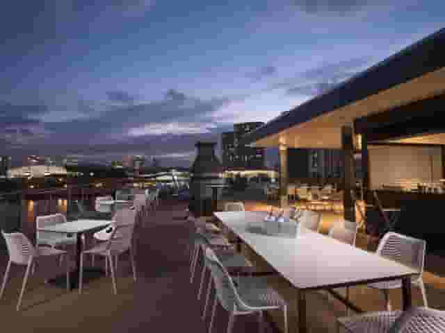 OASIS BAR & TERRACE