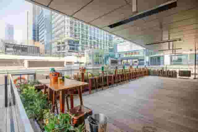 OASIS BAR & TERRACE