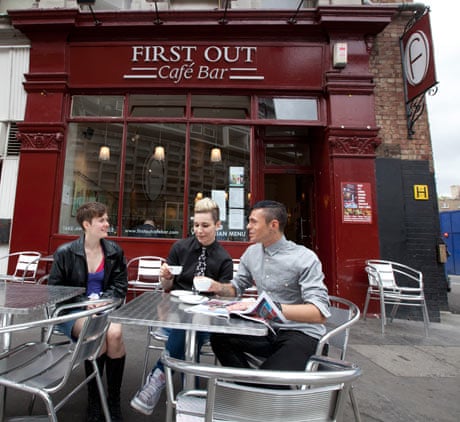 Outdoor café networking meeting for creative discussions and team-building.