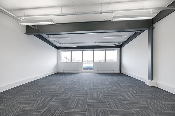 Large Hall in Kennington Park: versatile event space with natural light for meetings.