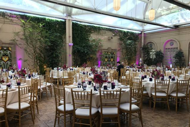 Elegant event space with round tables, perfect for weddings and galas in San Jose.