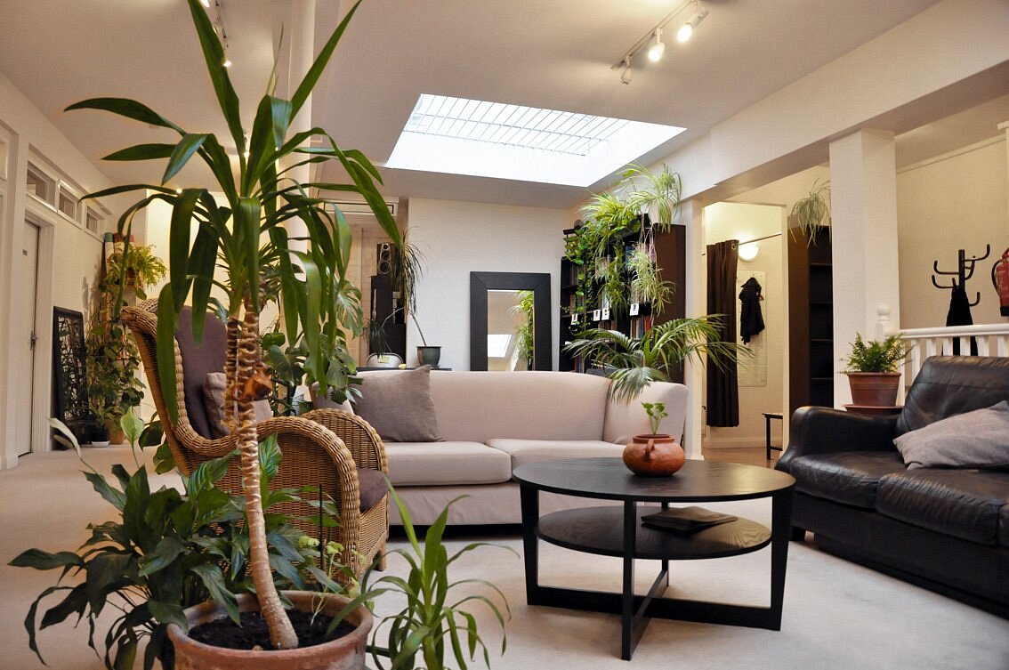 Therapy rooms for rent in Light Centre with cozy furniture and natural light, perfect for events.