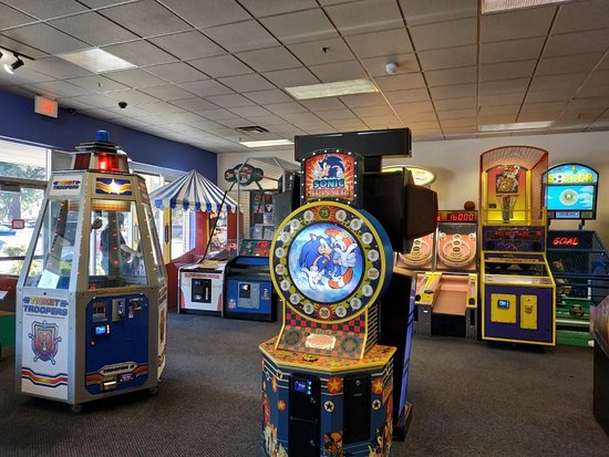 Vibrant arcade at Chuck E. Cheese San Jose, perfect for team-building events and gatherings.