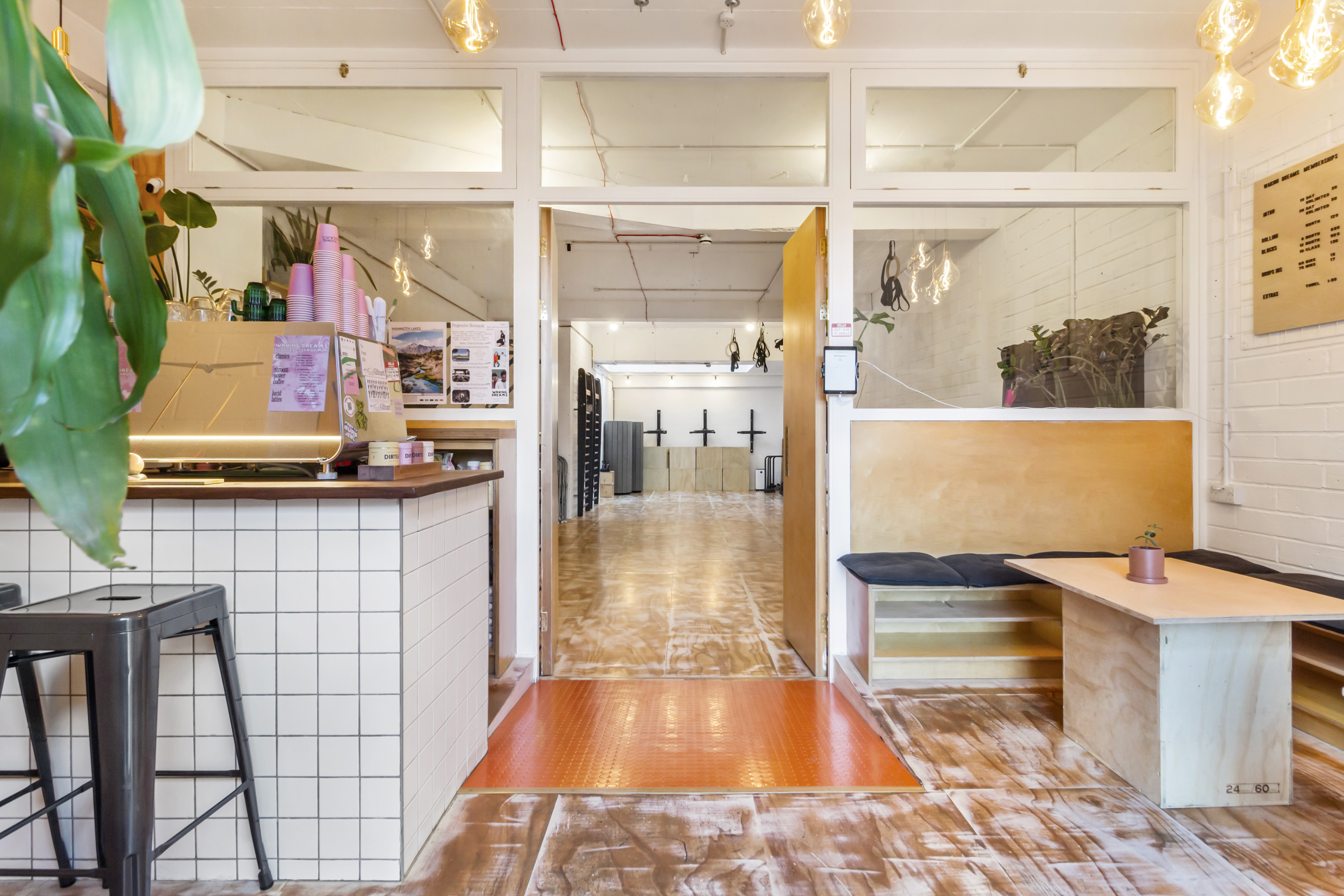 Yoga Studio - majr21vnsu5.jpg