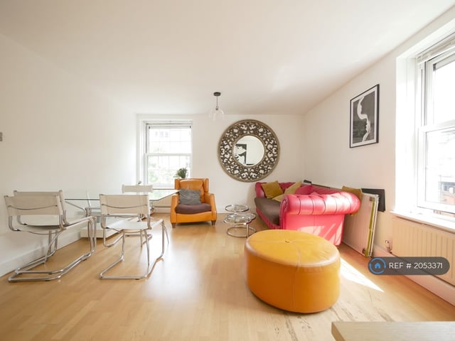 2 bedroom flat in Grace House, London ...