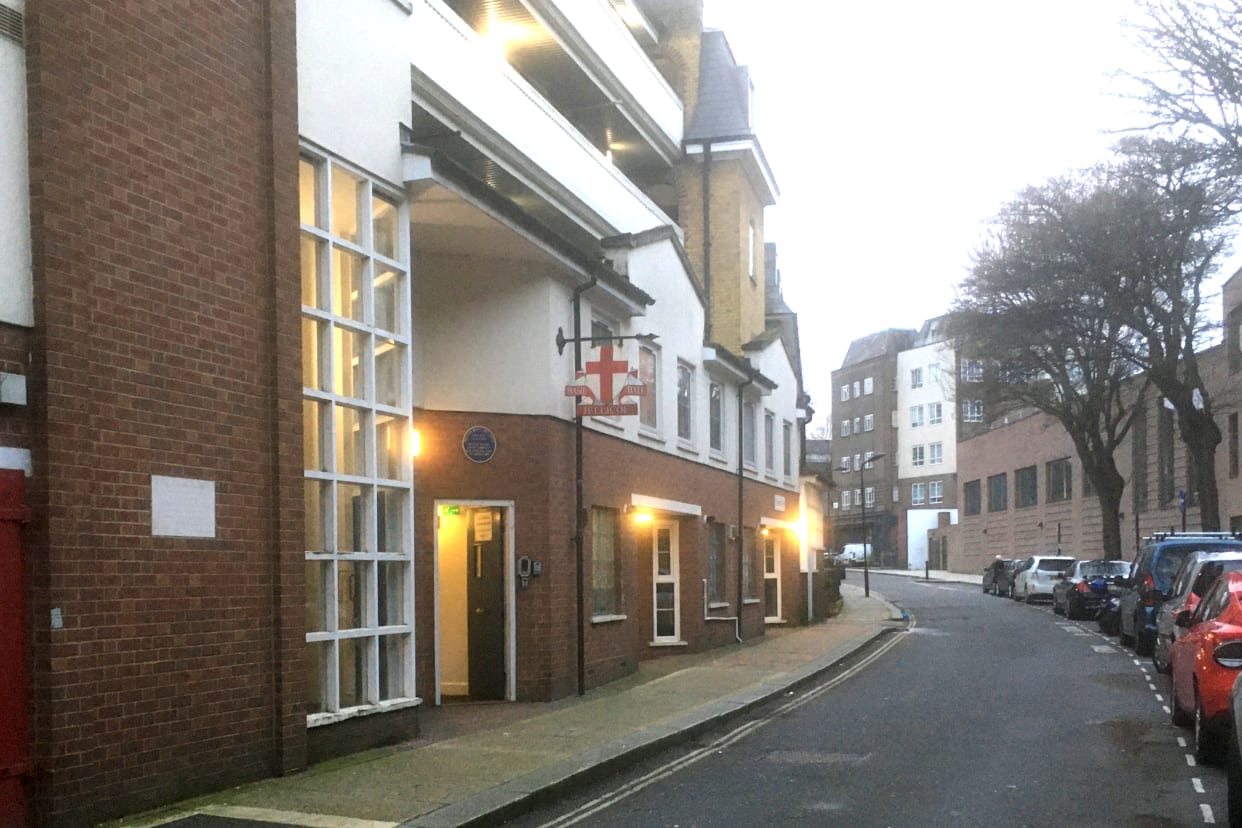 Basil Jellicoe Hall entrance, modern-traditional architecture, ideal for intimate events.