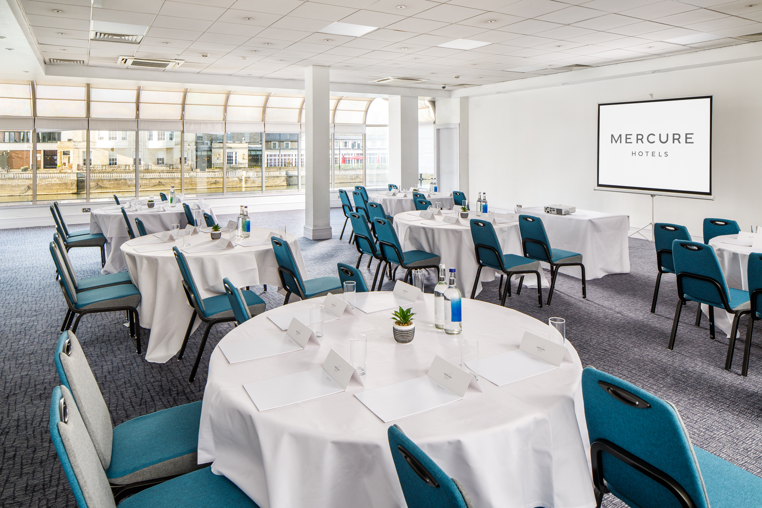 Pilgrim Suite at Mercure Bedford: elegant meeting space for corporate events.