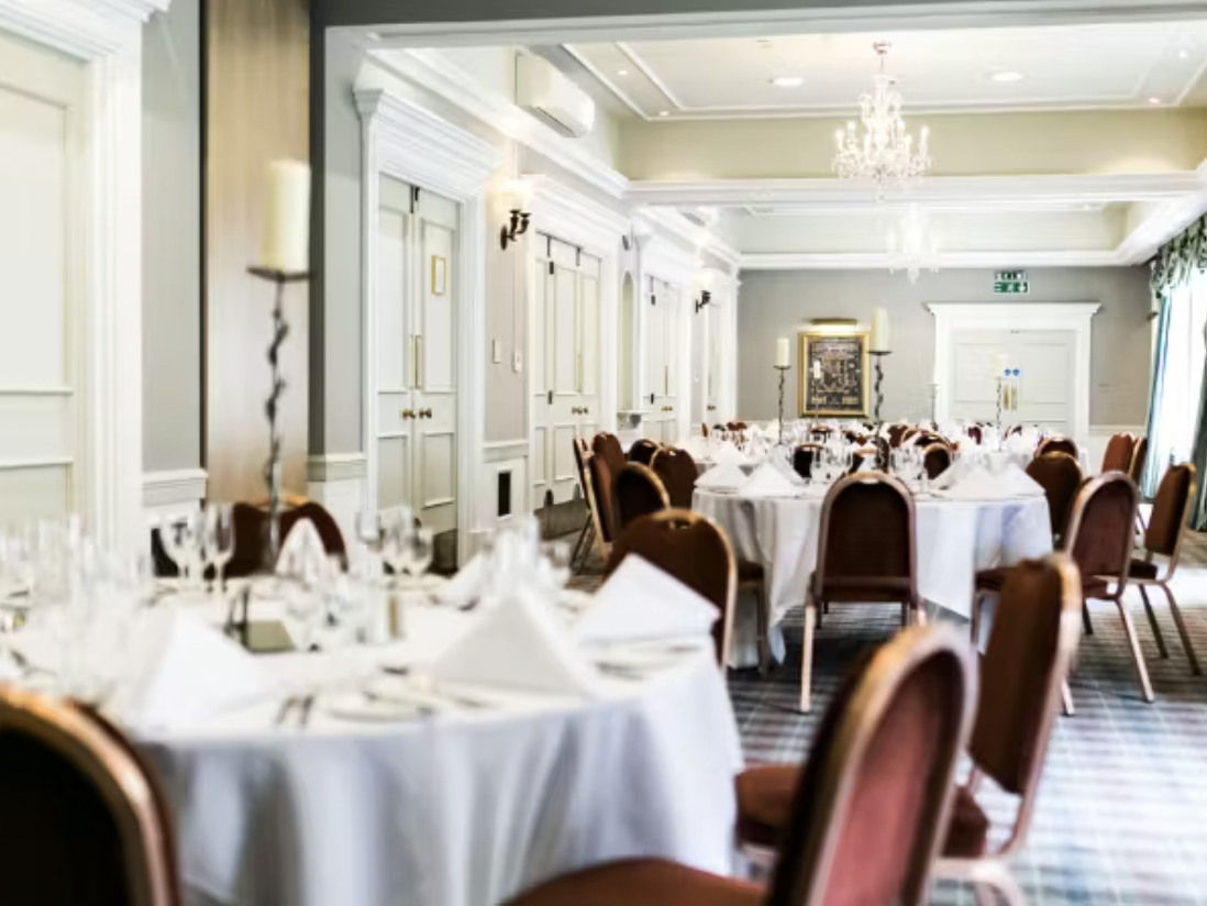 Angel Hotel Cardiff - image 1