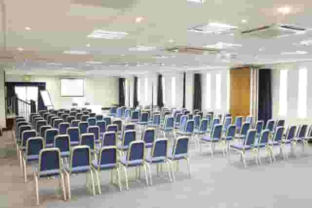 Mercure Cardiff North Hotel