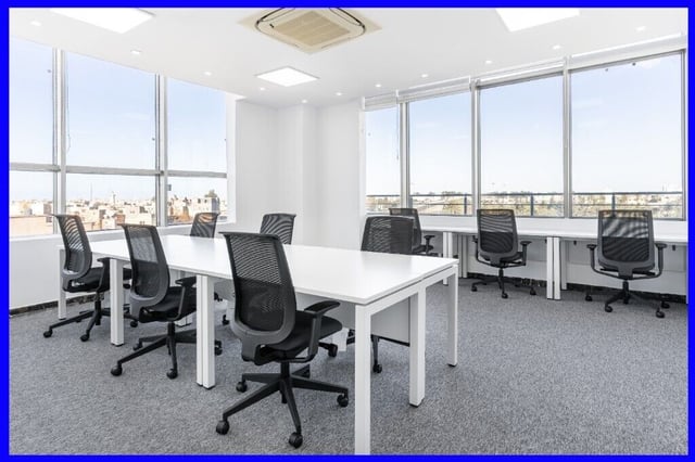 London – E14 5AA, Open plan office for ...