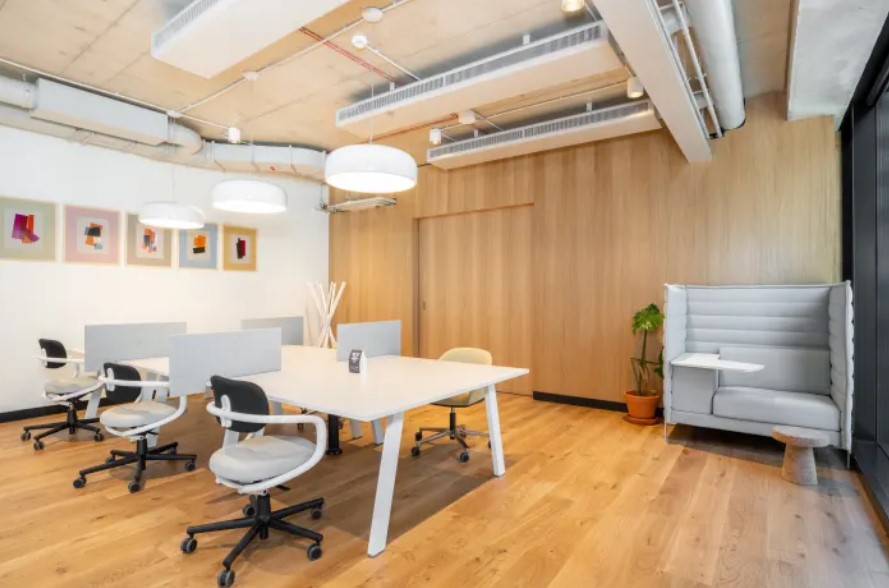 Modern coworking meeting space in Regus Altrincham, ideal for collaboration and creativity.