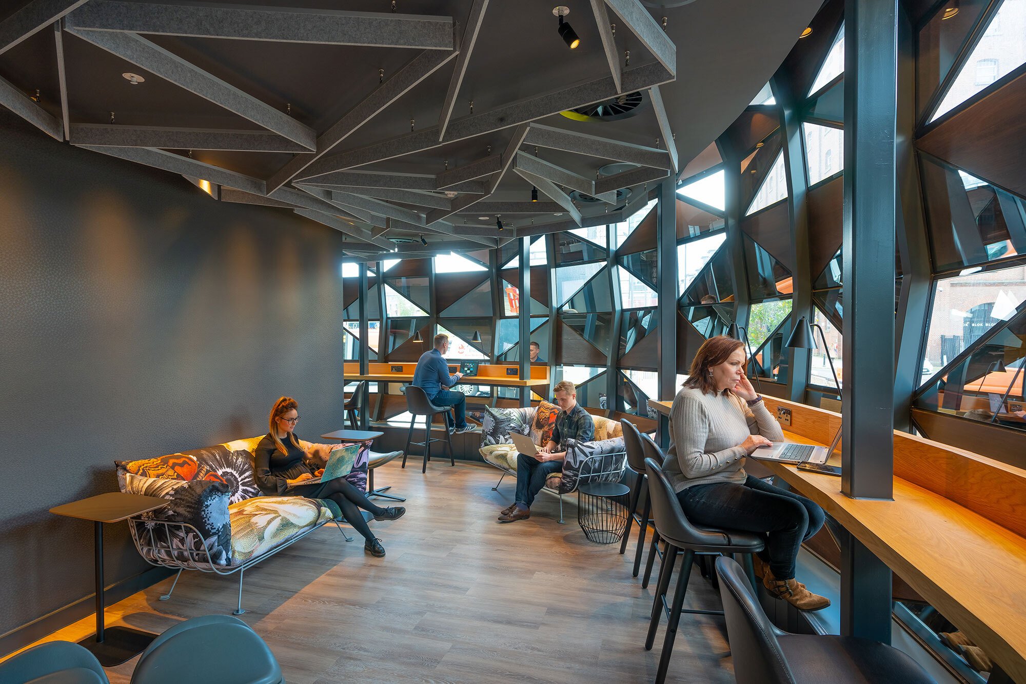 111 Piccadilly - image 1