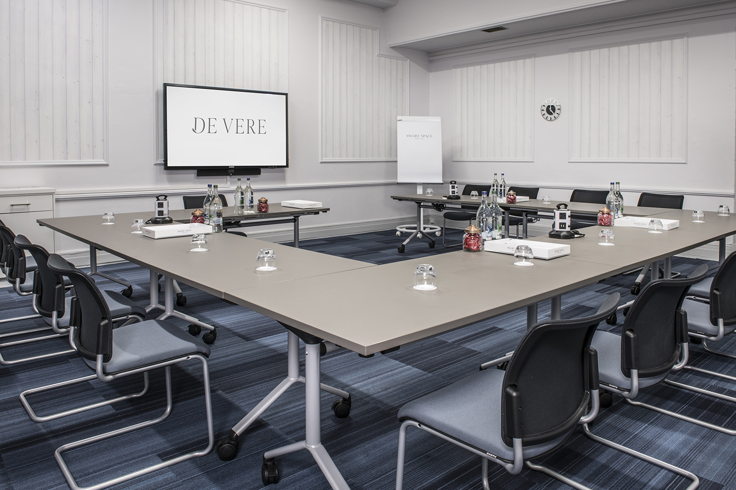 Derby Suite meeting room with U-shaped table, ideal for professional events and workshops.