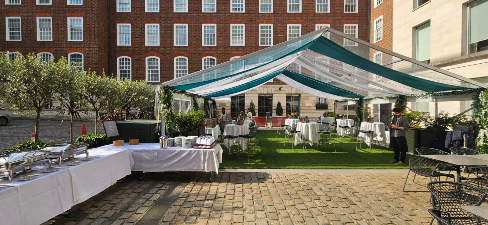 Amicable Society Summer Terrace - zdk5la5f2xx.jpg