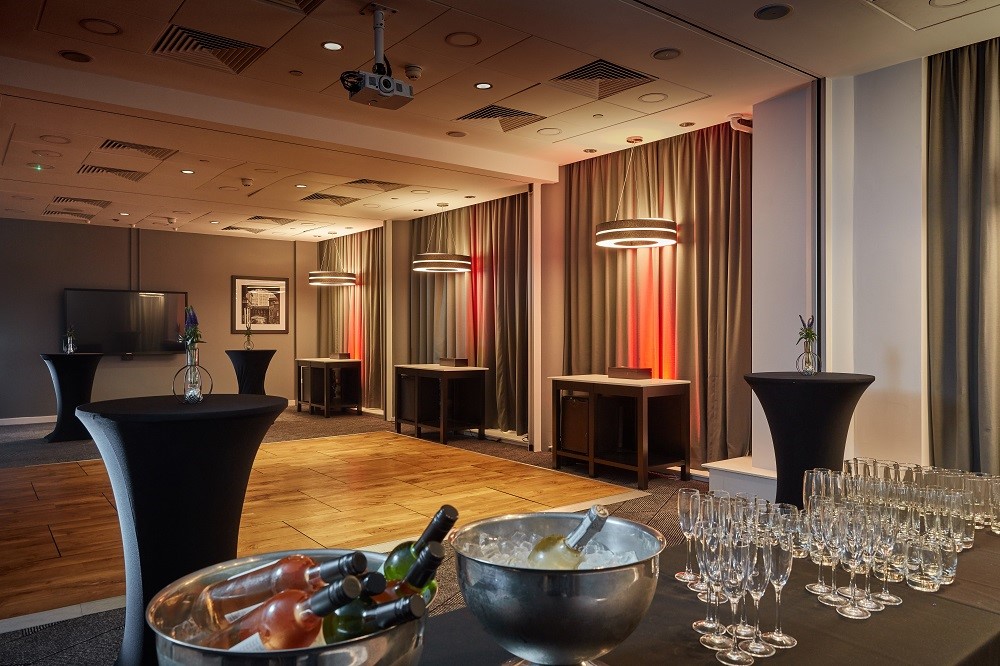 Sophisticated DoubleTree Manchester meeting room set for elegant corporate reception.