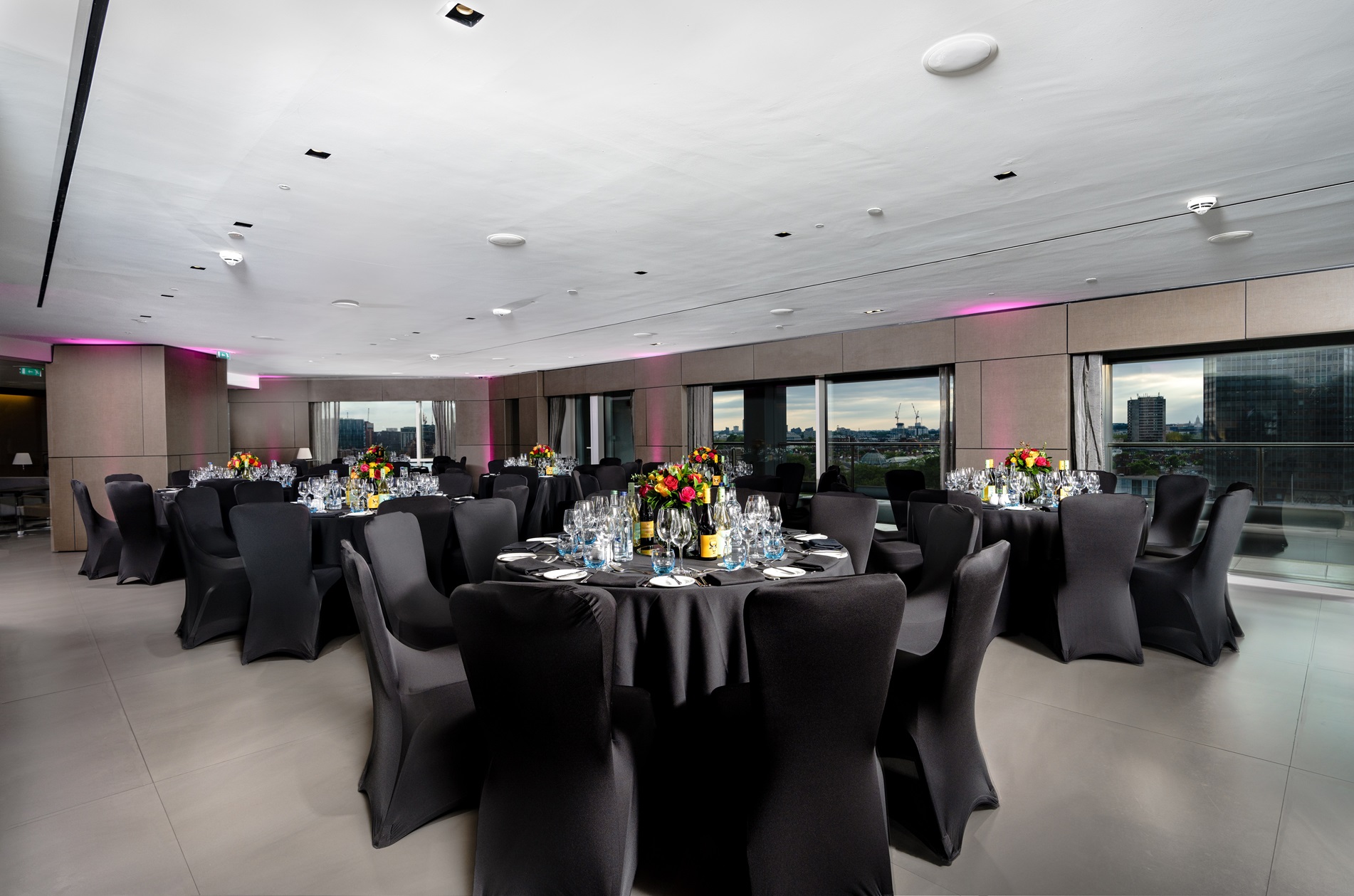 Riverview Lounge in Park Plaza London, elegant event space for corporate gatherings.