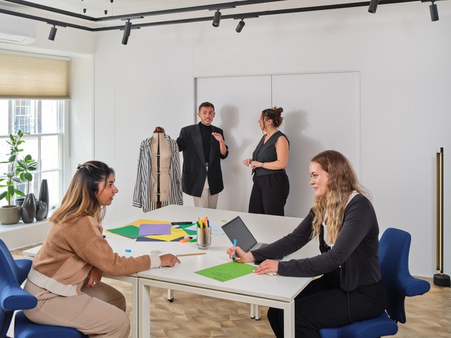 Design Studio in RSA House: modern meeting space for creative brainstorming sessions.