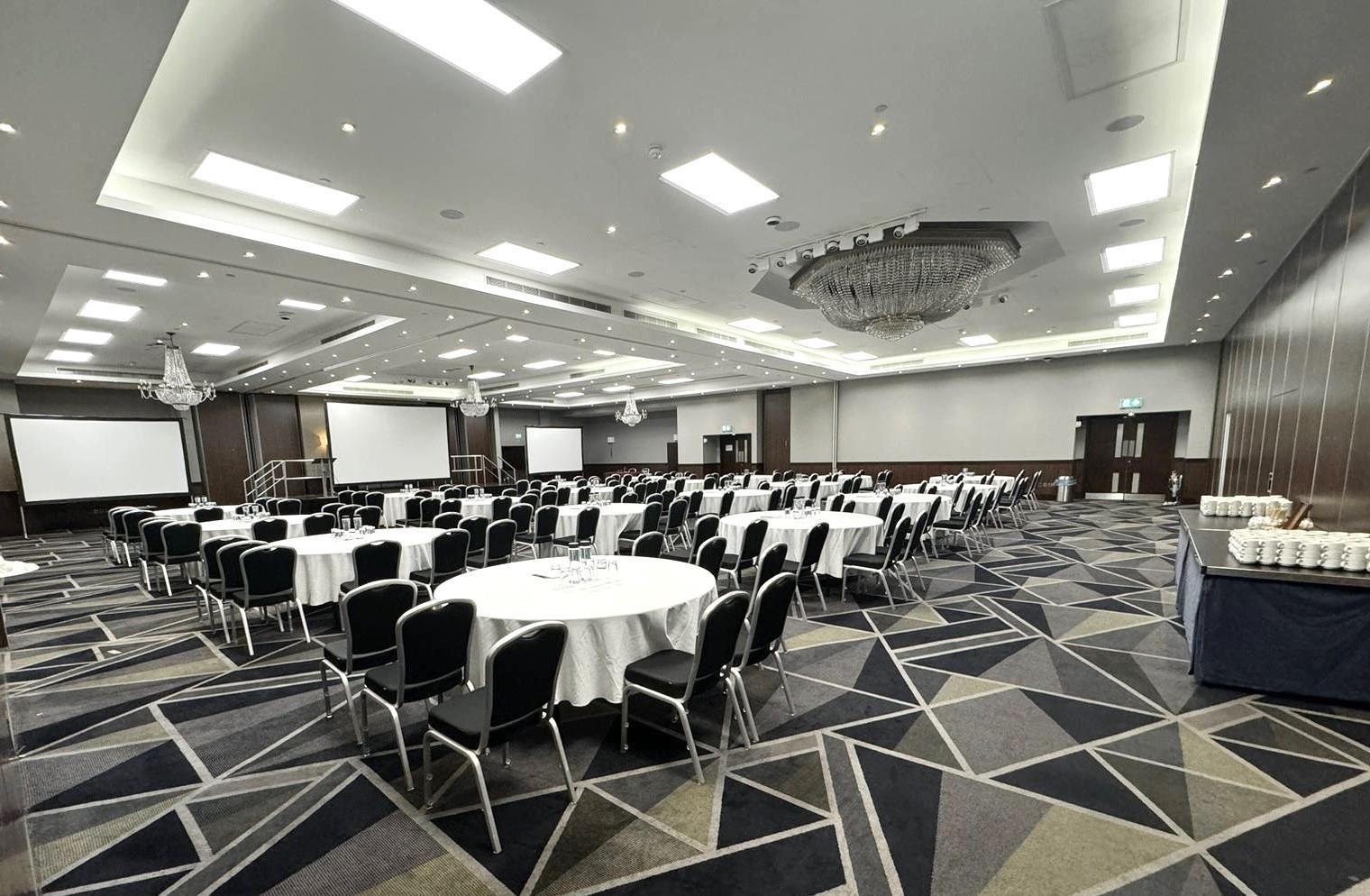 Royal National Hotel - image 4