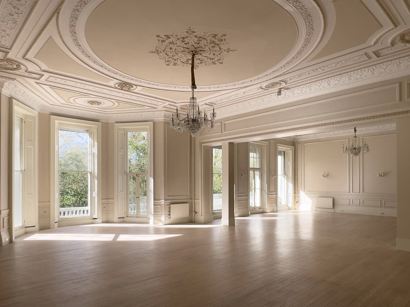 Elegant Windsor Suite with chandelier, ideal for sophisticated events and meetings.