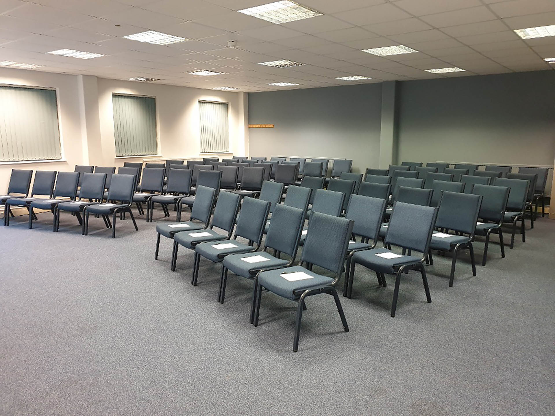 Hinksey Room at The King's Centre, Oxford - organized meeting space for corporate events.