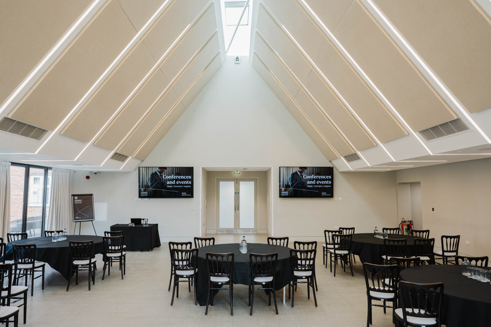 Lloyd Suite - nwyk3kzxaj2.jpg