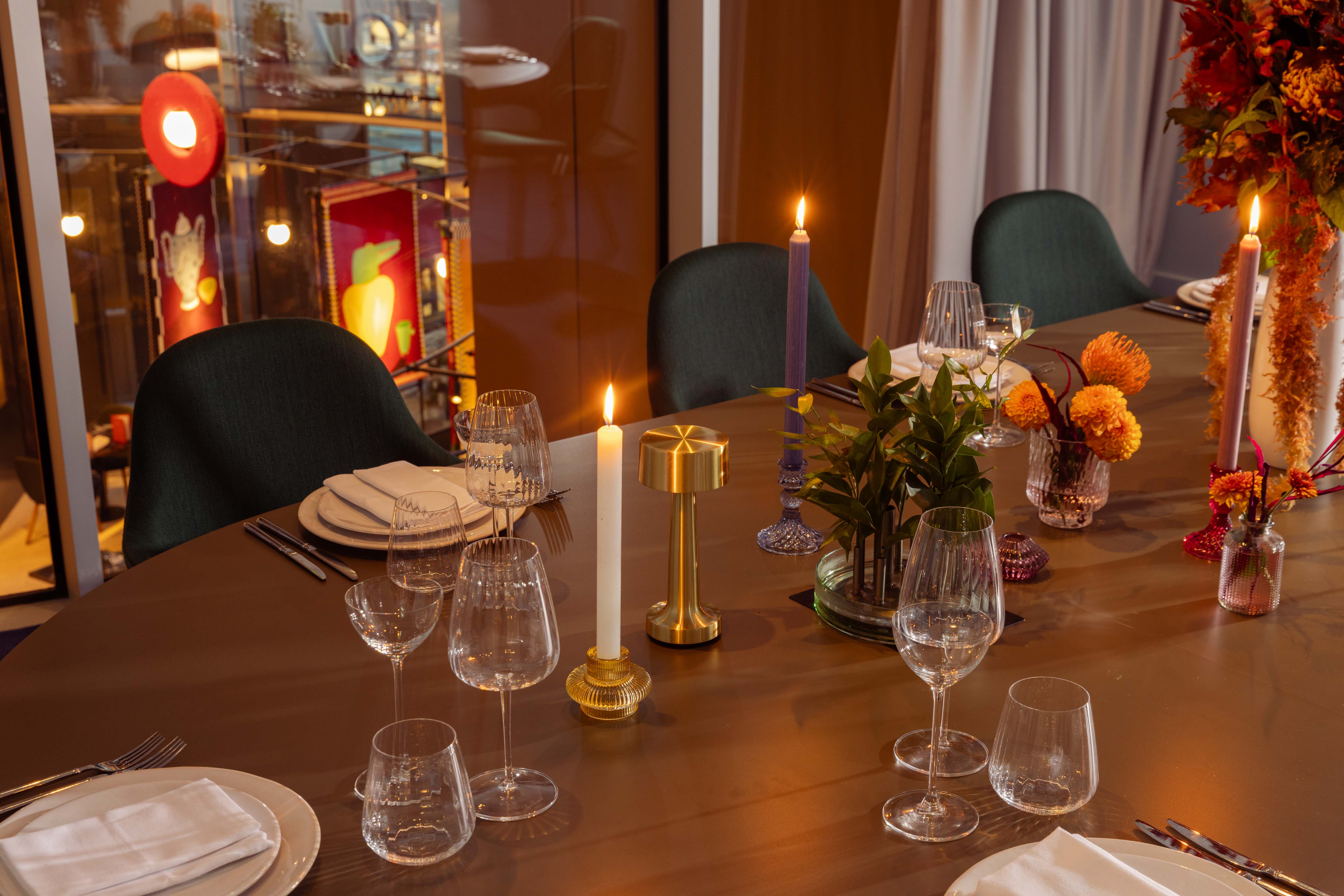 Elegant dining table in Creative Room 6, perfect for sophisticated events and gatherings.