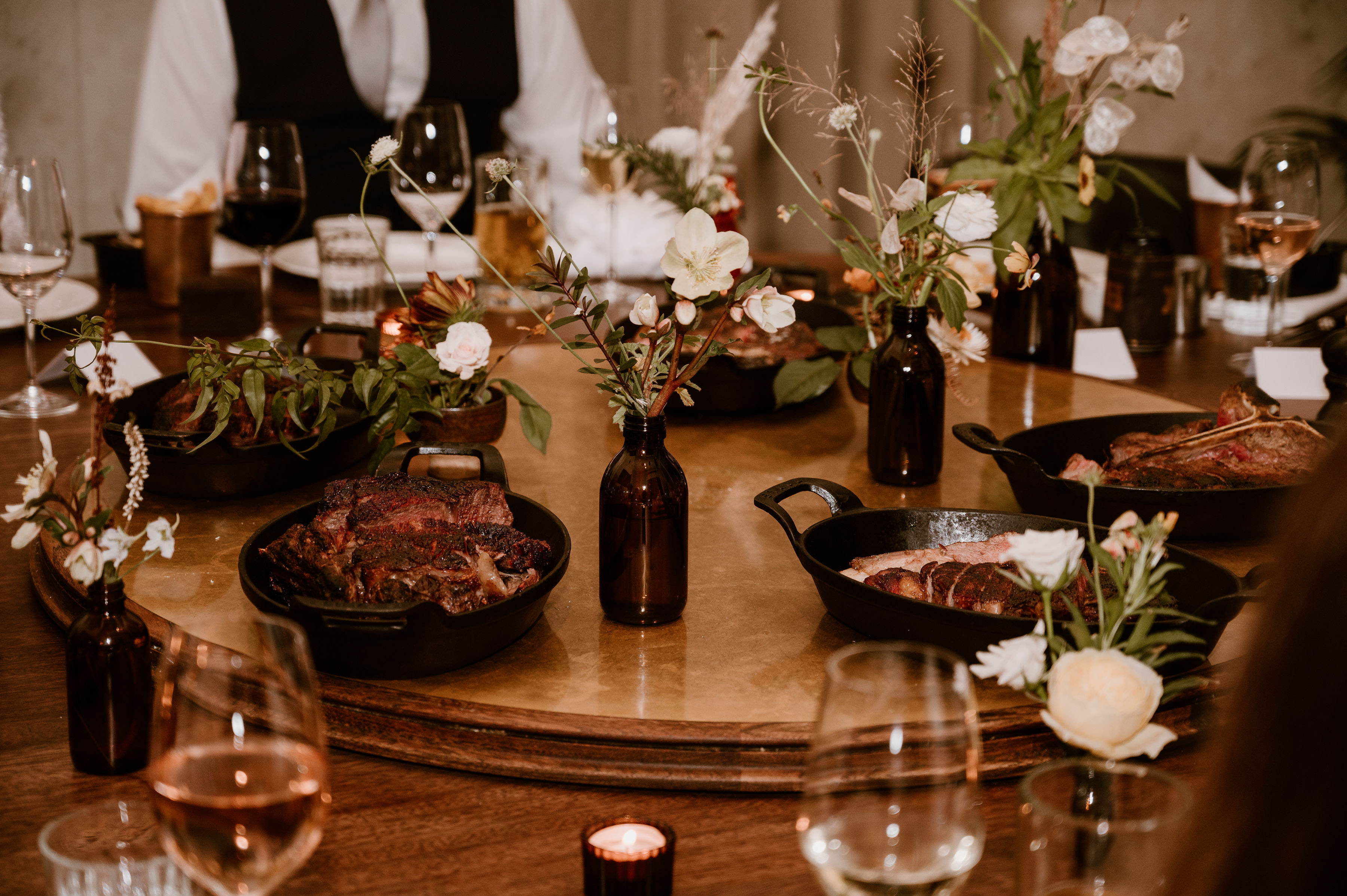 Elegant dining table with fresh flowers for intimate weddings and events in Edinburgh.