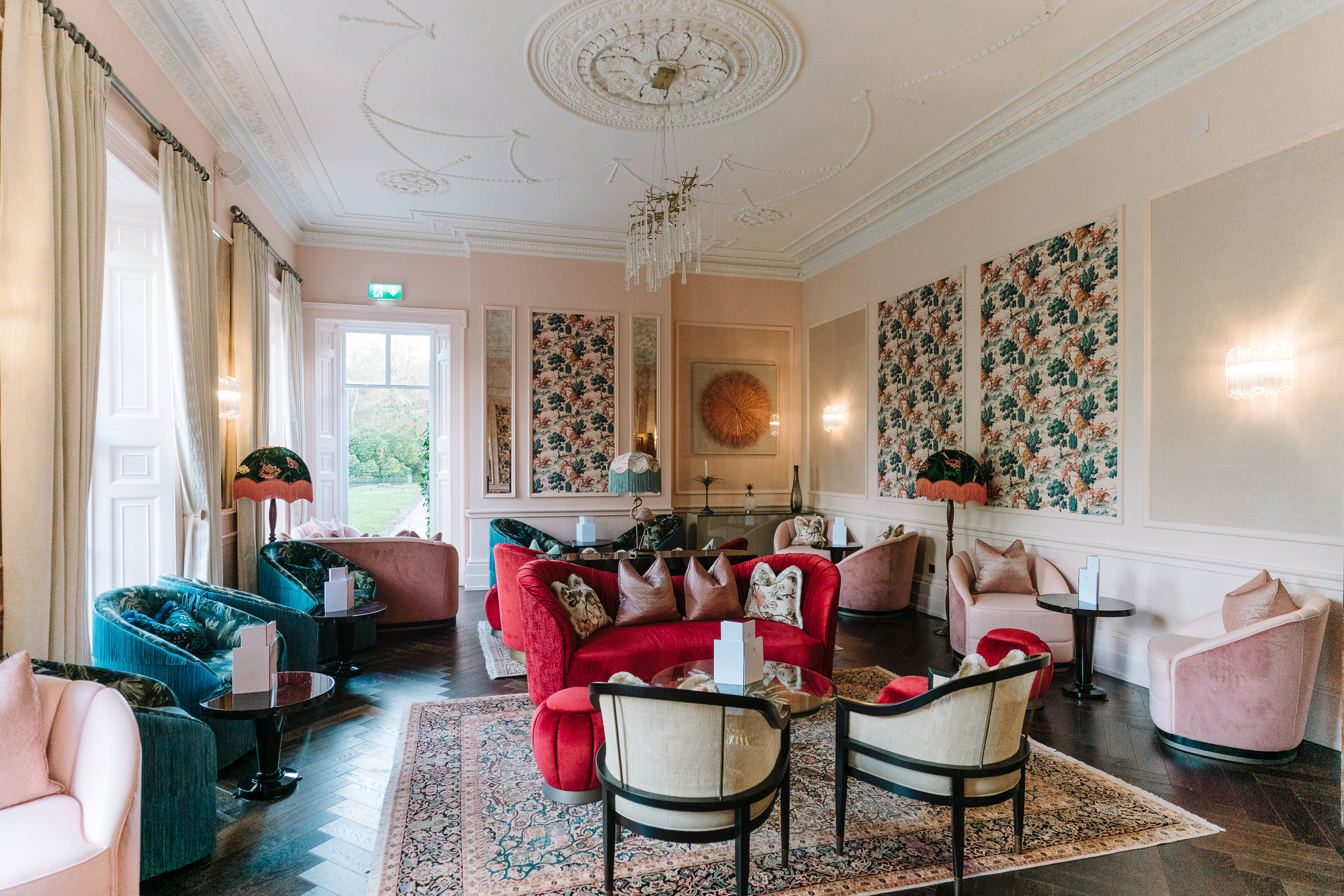 The Champagne Bar  - yu4yharzxxw.jpg